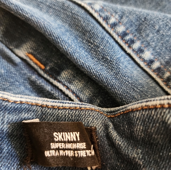 Women's Express Jeans - Picture 4 of 5